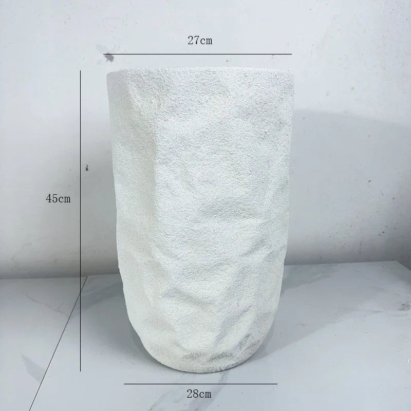 New Arrival Customized Retro White Coarse Iron Handmade Waterproof Drop-Resistant Japanese Design Tabletop Vase for Home & Hotel