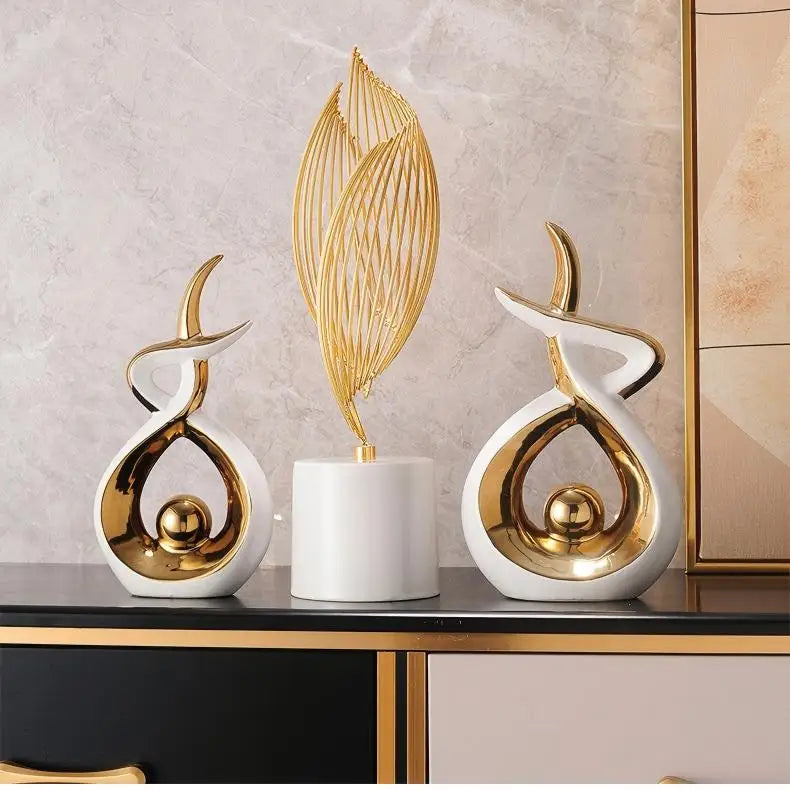 Artisan Ceramic Showpieces Set Creative Ornaments & Glazed Vases for Luxury Bookcase Decor Interior Decoration