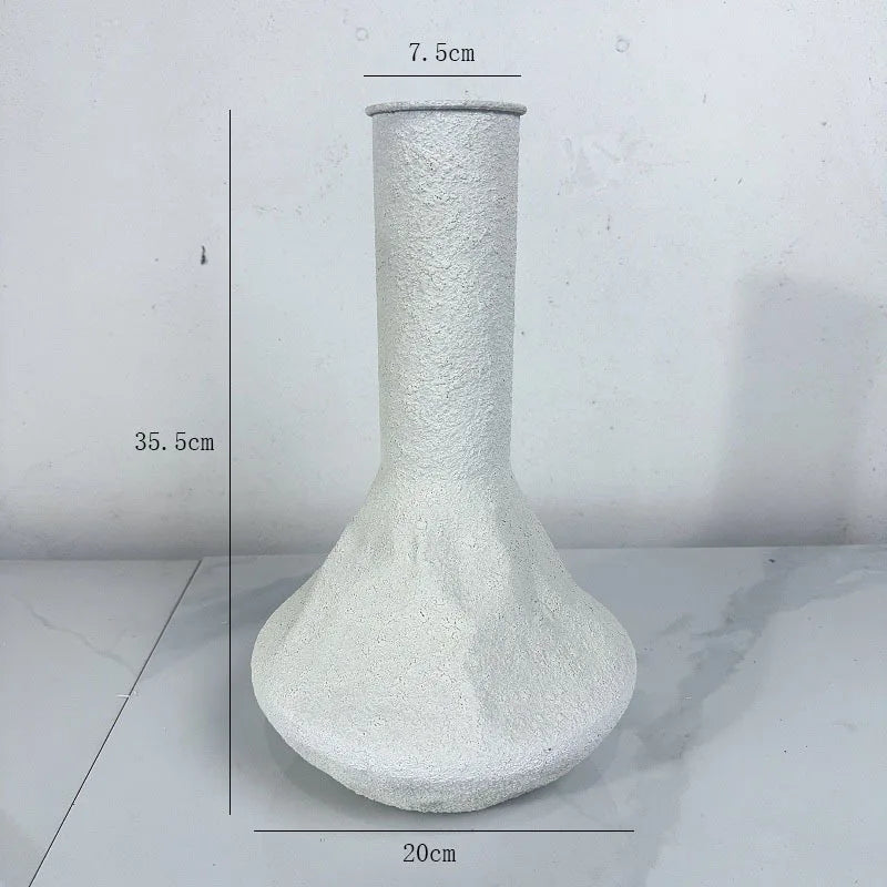 New Arrival Customized Retro White Coarse Iron Handmade Waterproof Drop-Resistant Japanese Design Tabletop Vase for Home & Hotel
