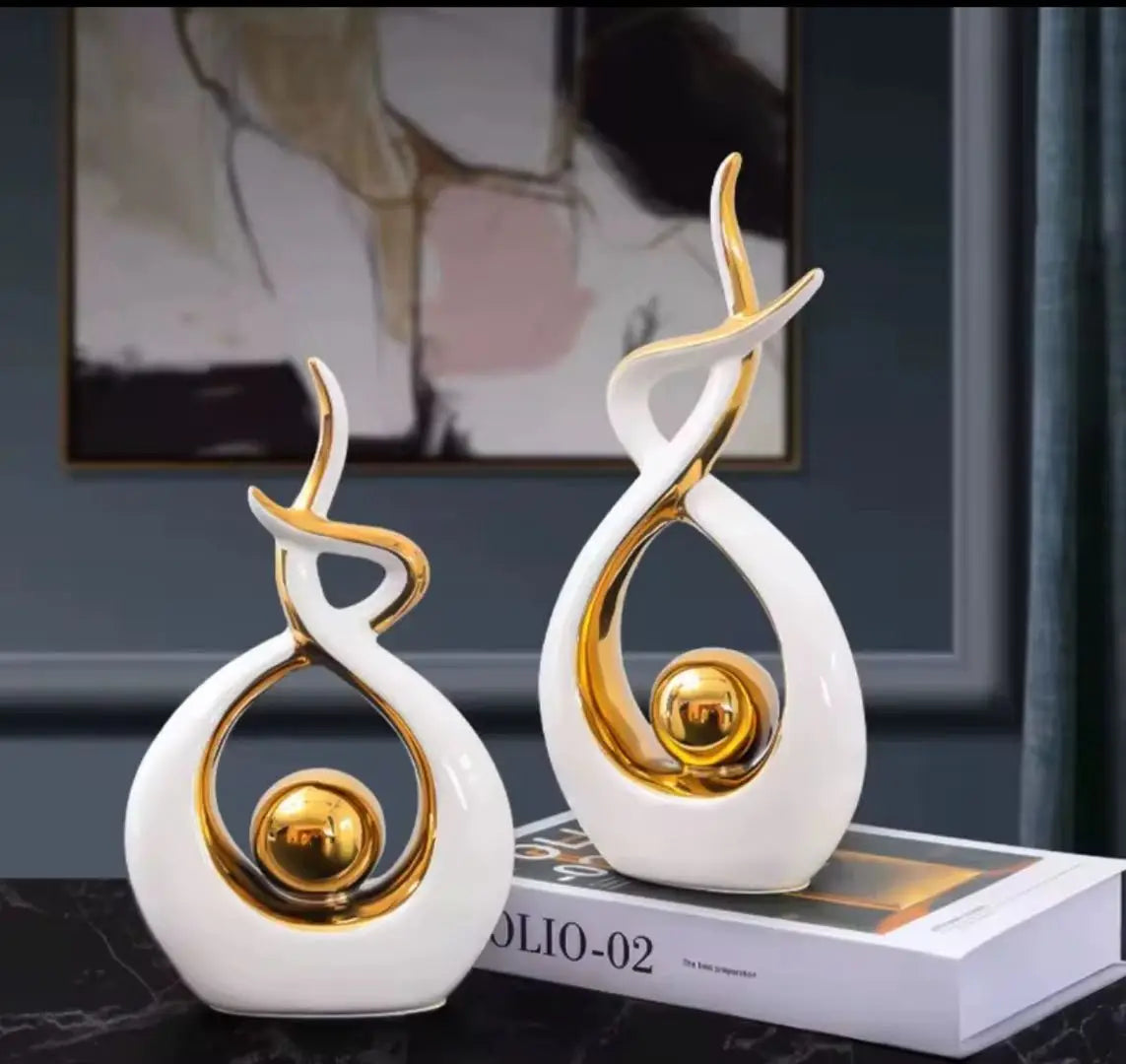 Artisan Ceramic Showpieces Set Creative Ornaments & Glazed Vases for Luxury Bookcase Decor Interior Decoration