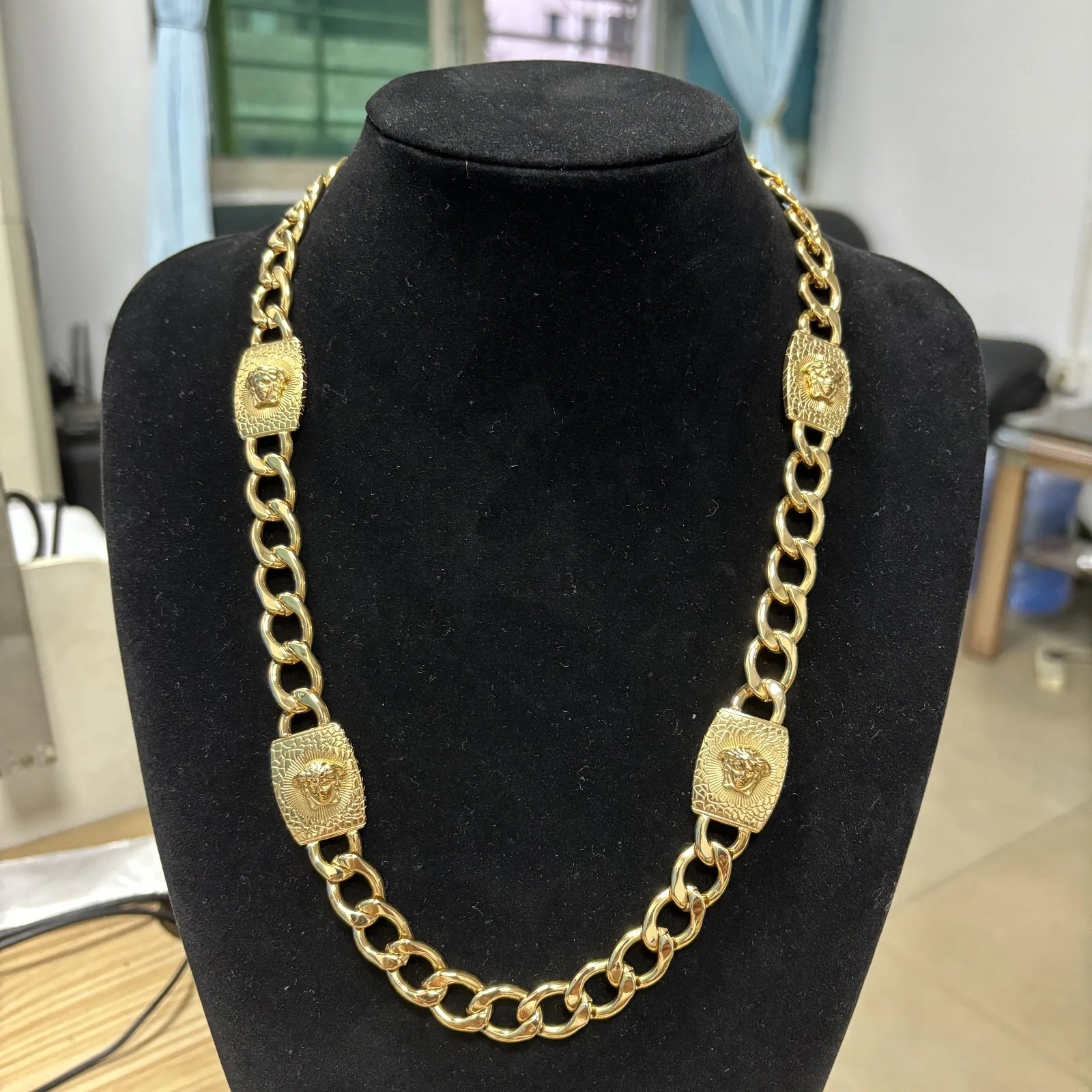 Custom Hip Hop Mens Stainless Steel 18k Gold Plated Chain Necklace Cuban Link Chain Cuban Curb Head Charm Necklace