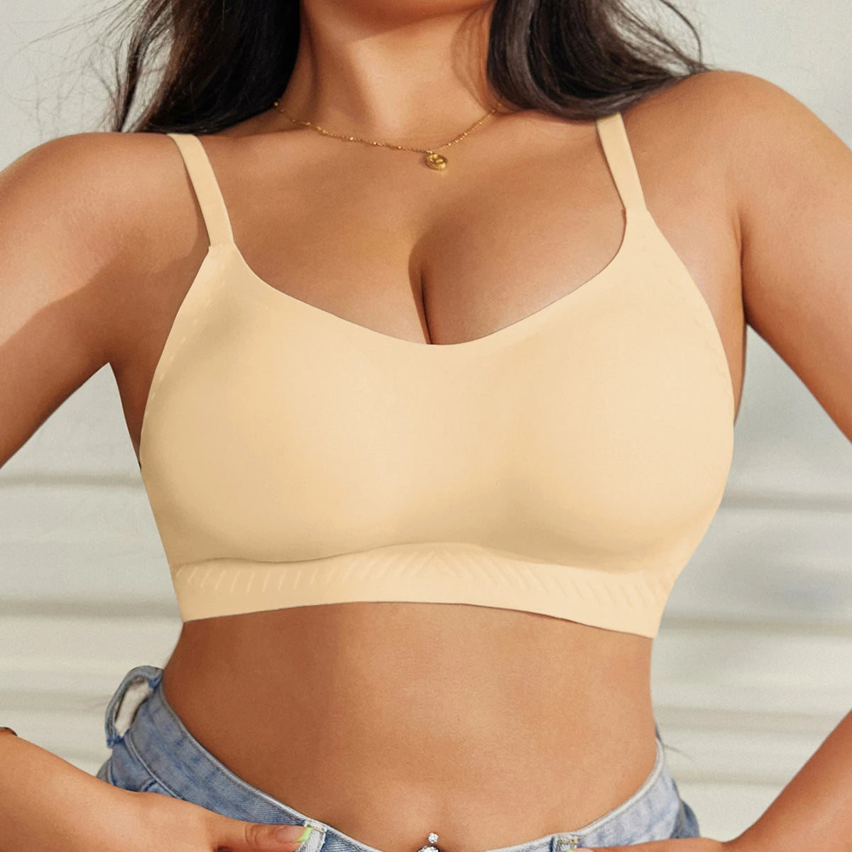 Women Plus Size Wireless Bra Thin Padding Soft Support Lifting Seamless V Neck Backless Minimizer