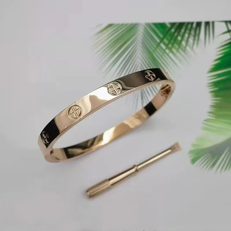 Gold Plated Screwdriver Mens and Womens Gold Bracelet Waterproof Nail Bracelet Stainless Steel 18K Cross Bracelet