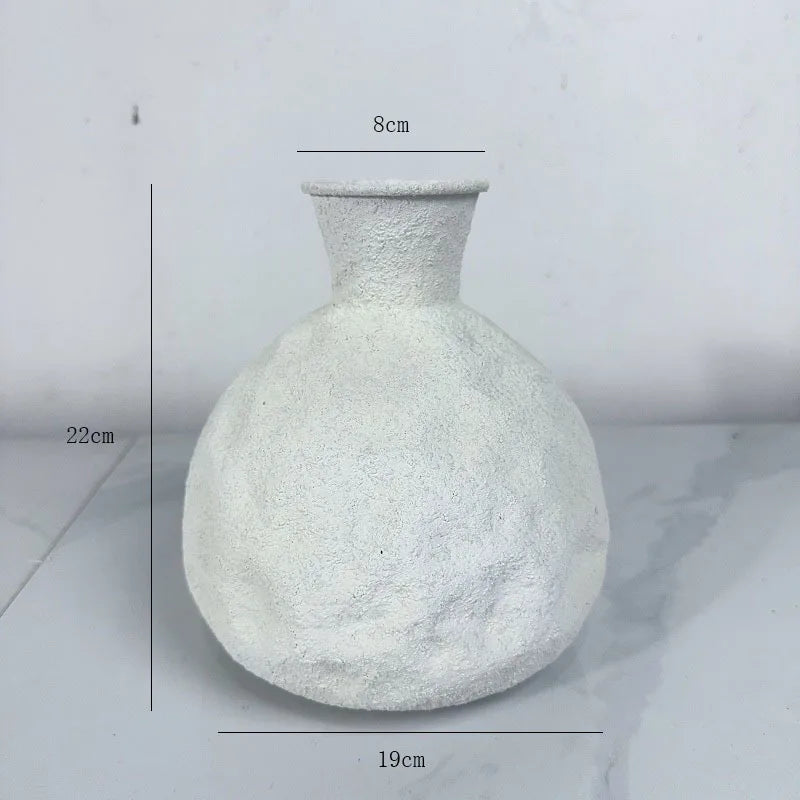 New Arrival Customized Retro White Coarse Iron Handmade Waterproof Drop-Resistant Japanese Design Tabletop Vase for Home & Hotel