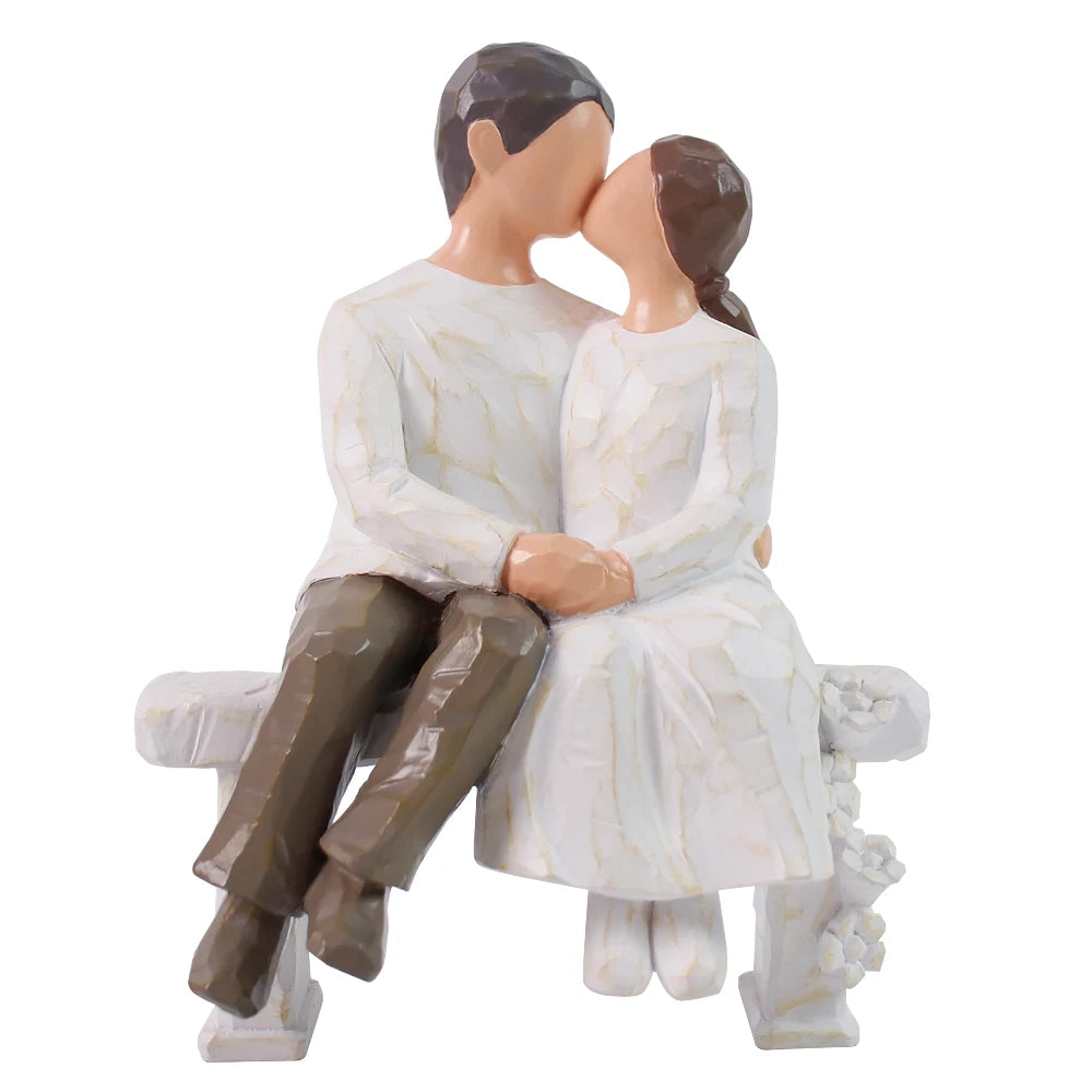 Romantic Couple Showpiece Love Couple Statue Gift Idol for Valentines GIft Home Decoration
