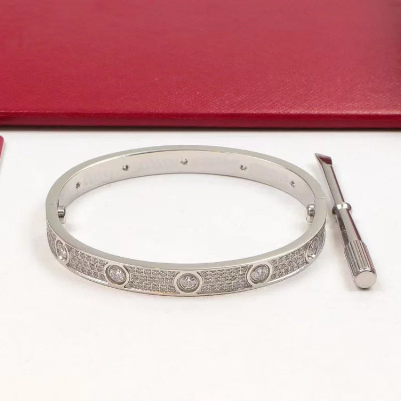 Luxury 18K Gold Stainless Steel Screw Bracelet Zirconia Heart Design Fashionable Mens Bracelets Wholesale