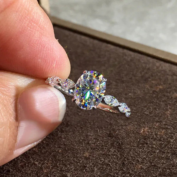 Exquisite Crispy Moissanite Gemstone Ring Female Jewelry Gift Engagement Ring Six Prong Set Is More Shiny Than Diamond Gift