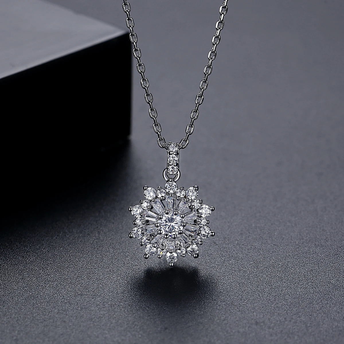 LUOTEEMI Women Pendant Necklace Jewelry Rhodium Plating With 3A Cubic Zircon Crystal Flower Necklace