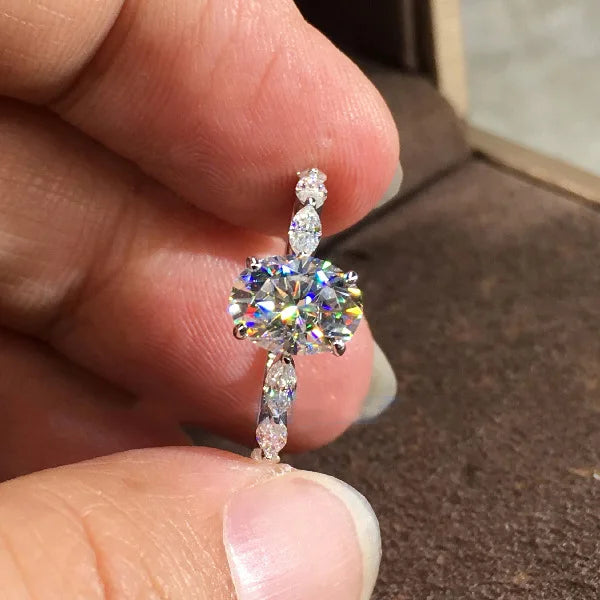 Exquisite Crispy Moissanite Gemstone Ring Female Jewelry Gift Engagement Ring Six Prong Set Is More Shiny Than Diamond Gift