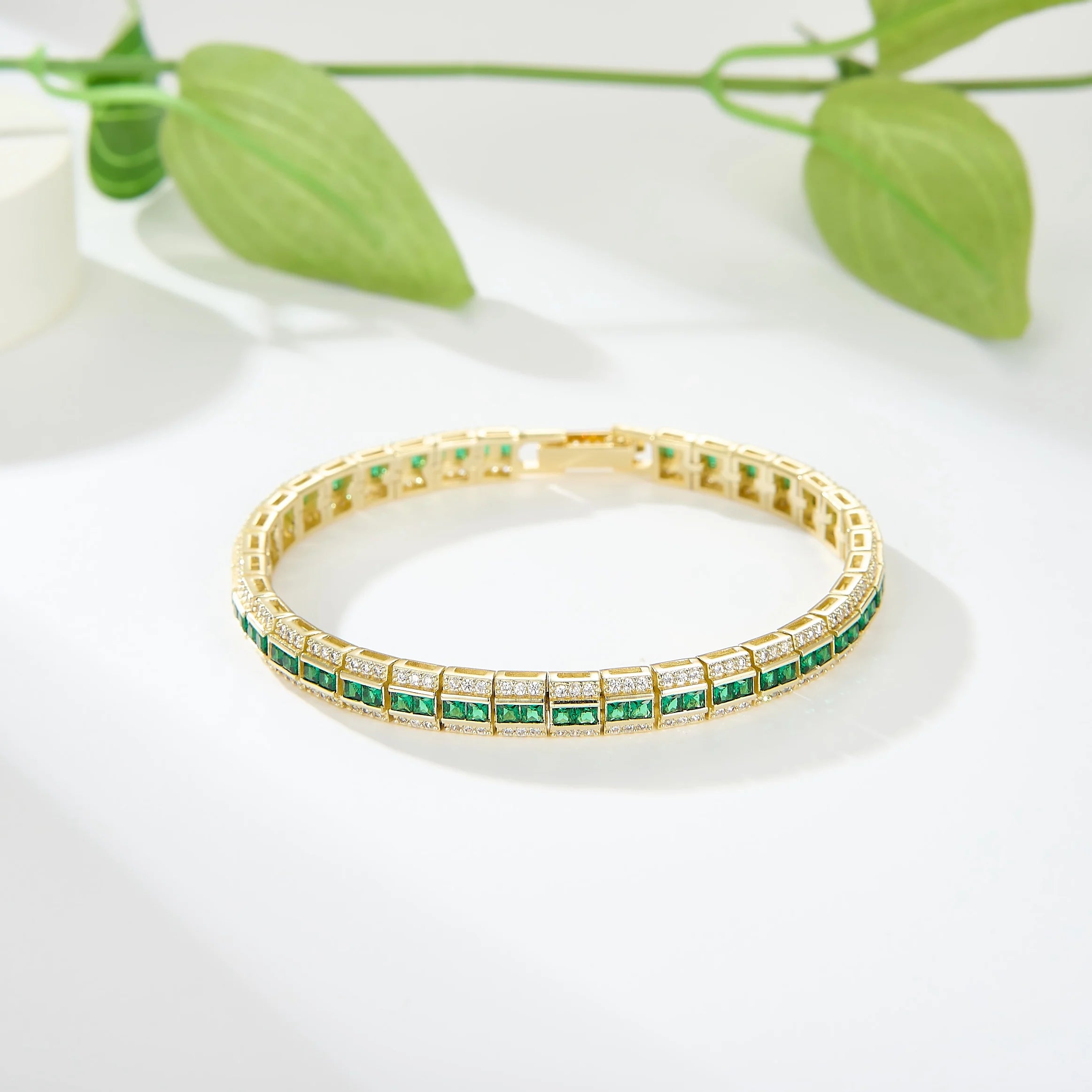 Luxury 18K Gold Plated Radiant Cut Brilliant CZ Zircon Hand Chain Bracelet Fashion Women Emerald Tennis Bracelet