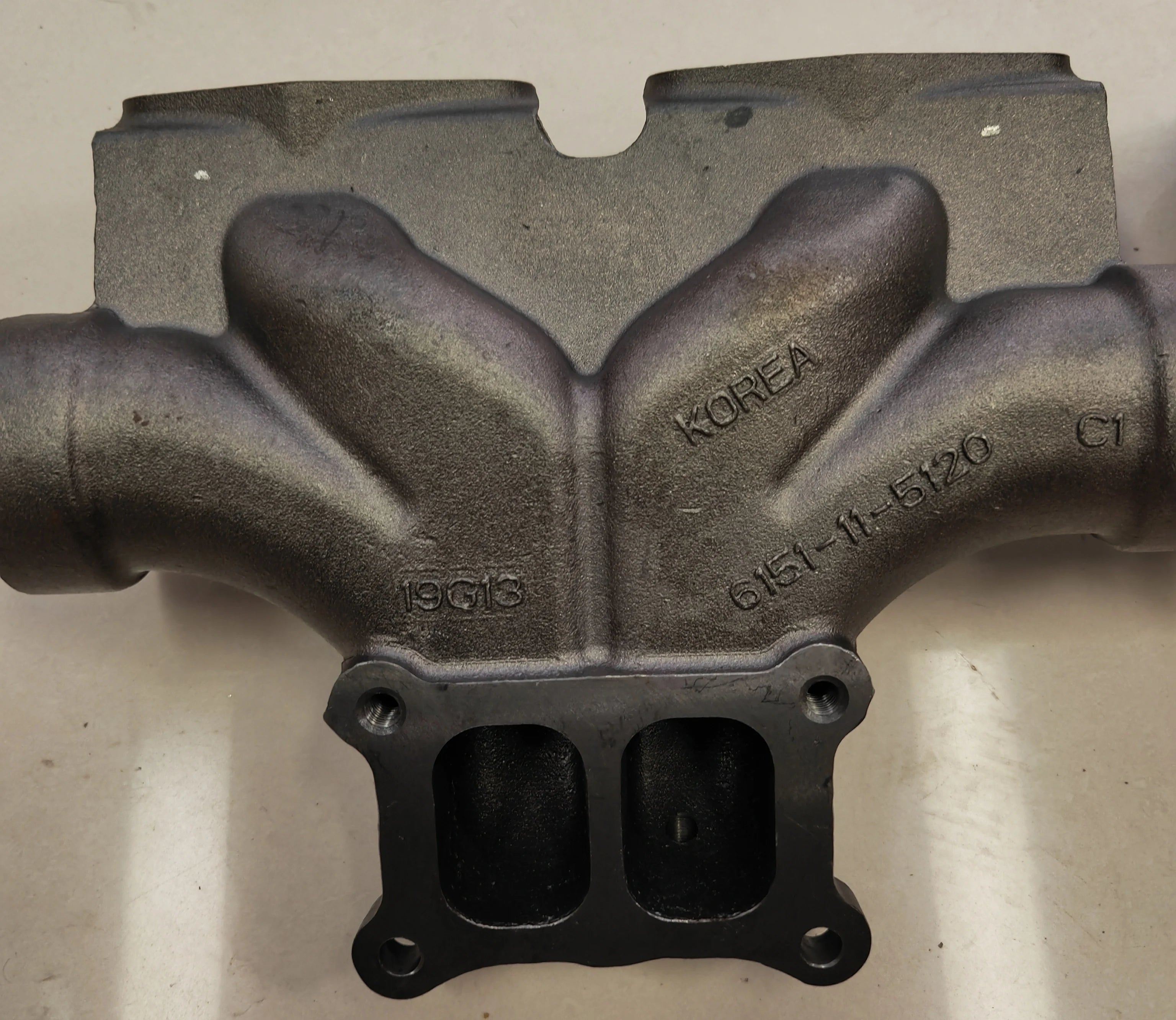 Competitively Priced PC400-7 Exhaust Manifold 6151-11-5120 for Excavator Spare Parts Construction Machinery