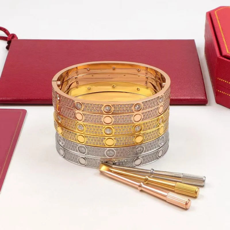 Luxury 18K Gold Stainless Steel Screw Bracelet Zirconia Heart Design Fashionable Mens Bracelets Wholesale