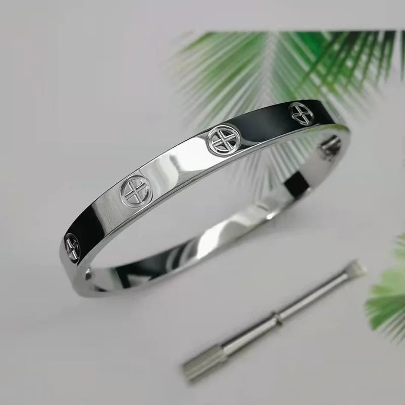 Gold Plated Screwdriver Mens and Womens Gold Bracelet Waterproof Nail Bracelet Stainless Steel 18K Cross Bracelet