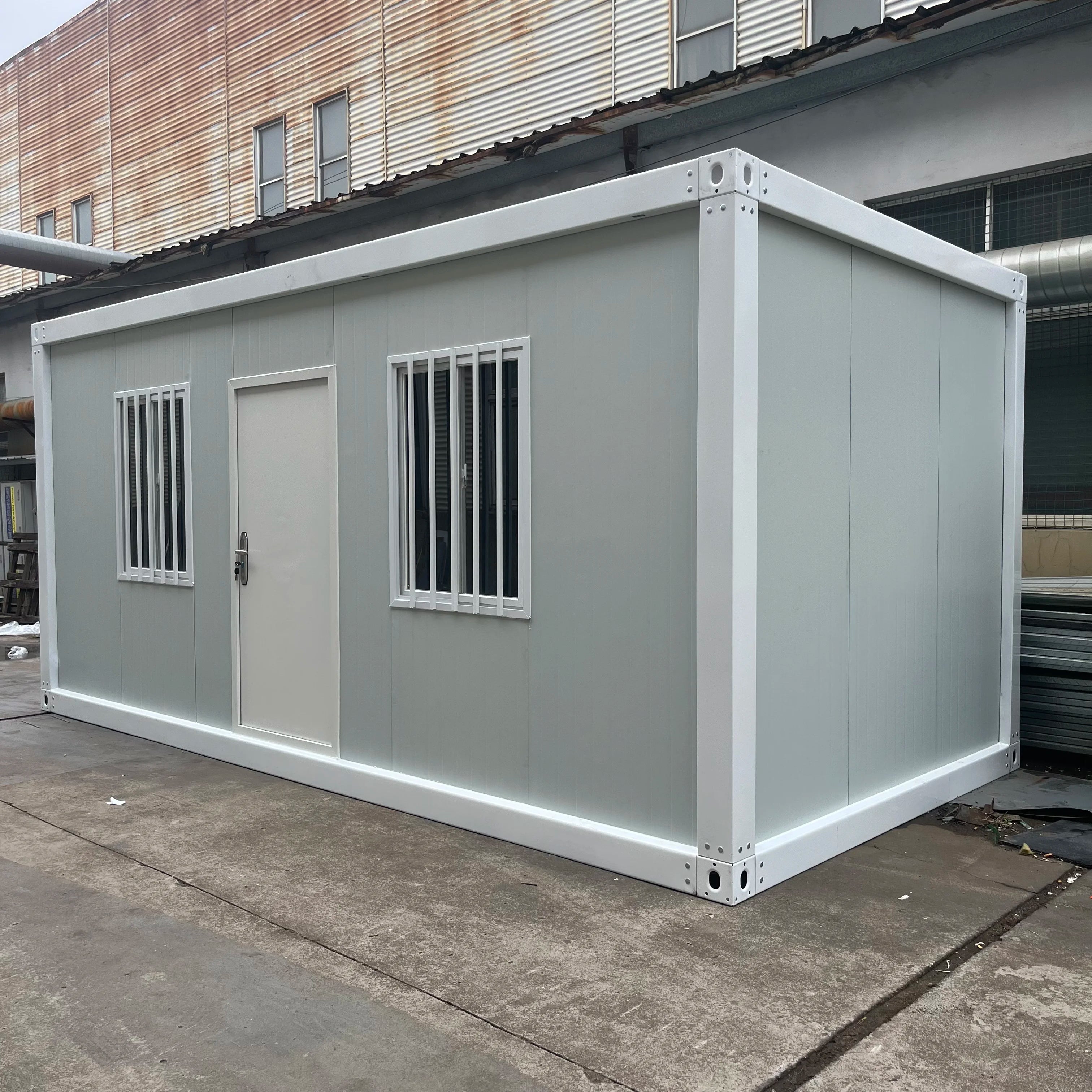 Modern Luxury 10ft 20ft 40ft Flat Pack Container Module House Prefab House with Removable Storage for Office Use