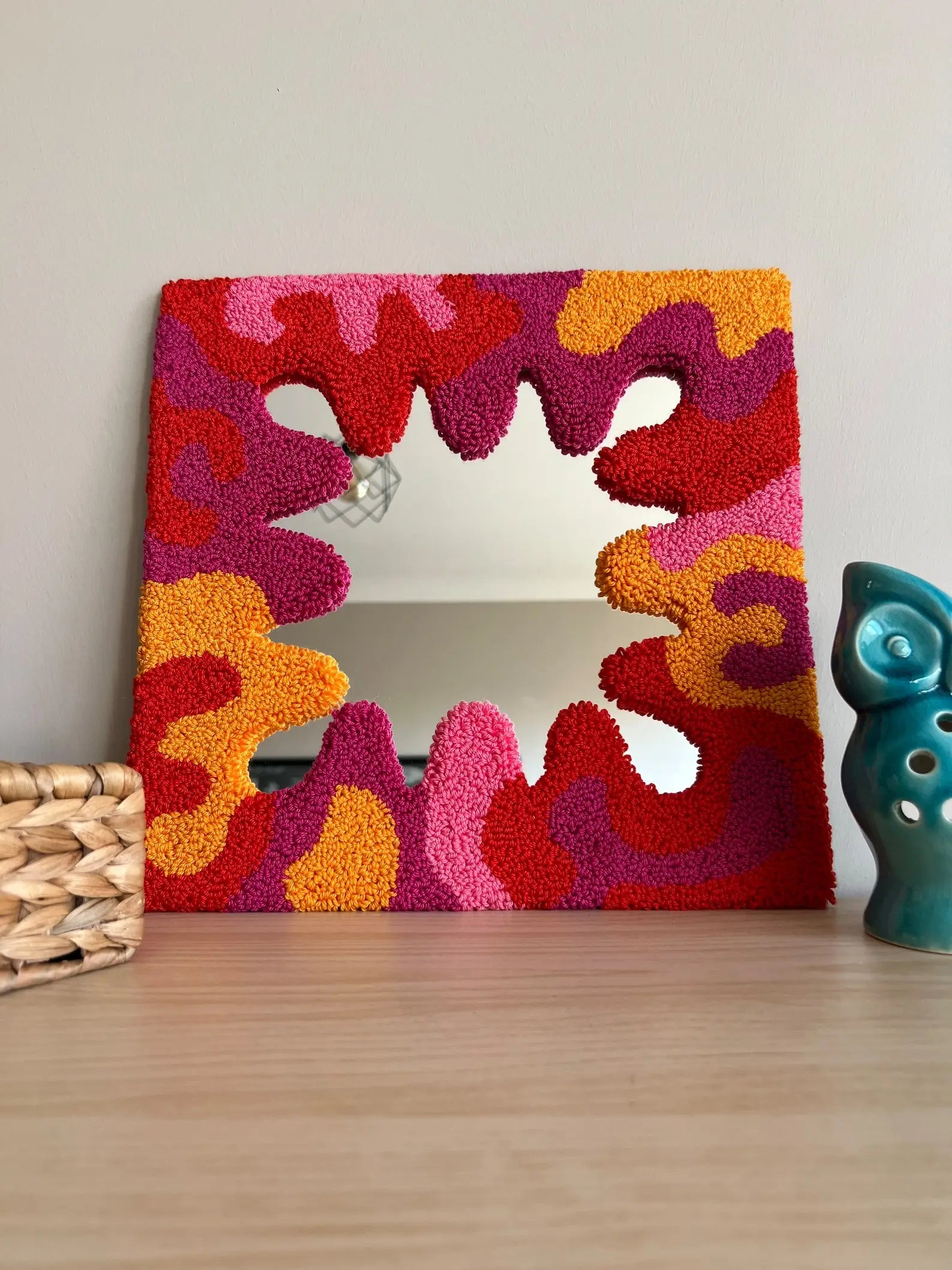 Modern OEM Soft Tufting Rug Mirror Handmade Soft Tufted Mirror for Bedroom