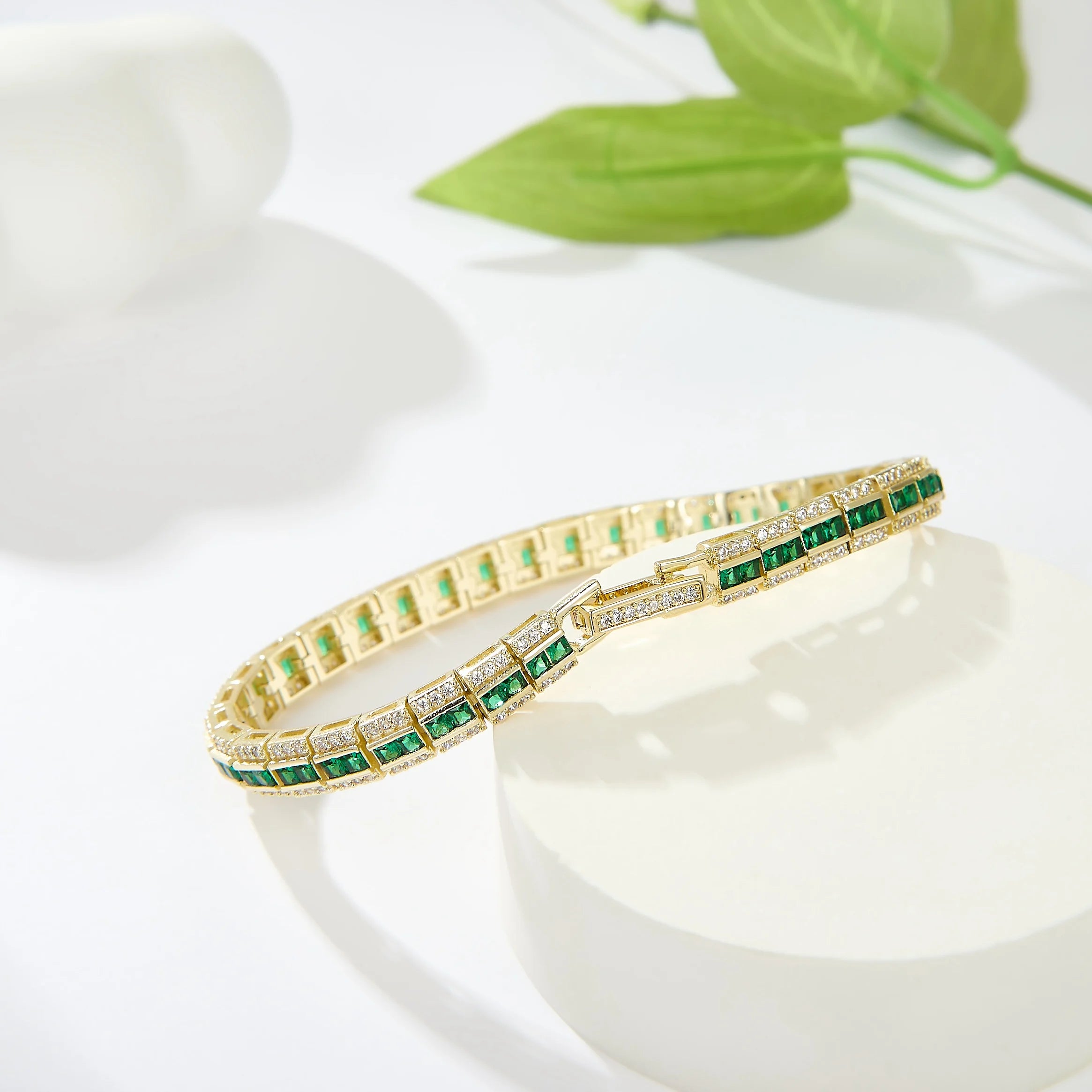 Luxury 18K Gold Plated Radiant Cut Brilliant CZ Zircon Hand Chain Bracelet Fashion Women Emerald Tennis Bracelet