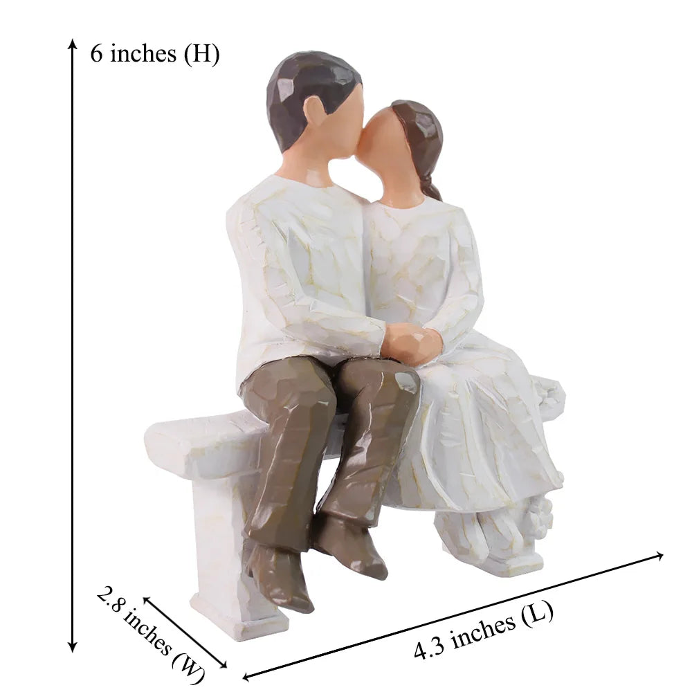 Romantic Couple Showpiece Love Couple Statue Gift Idol for Valentines GIft Home Decoration