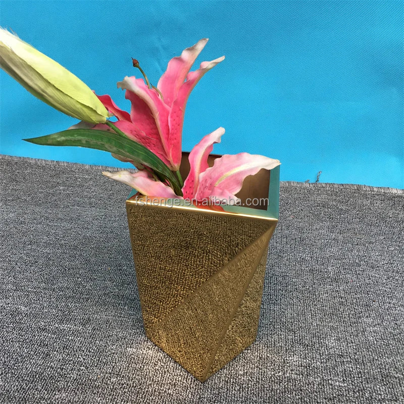 Luxury Modern Indoor Hotel Decor Stainless Steel Planter Gold Metal Vases Floor Vase for Living Room Iron Flower Plant Pot