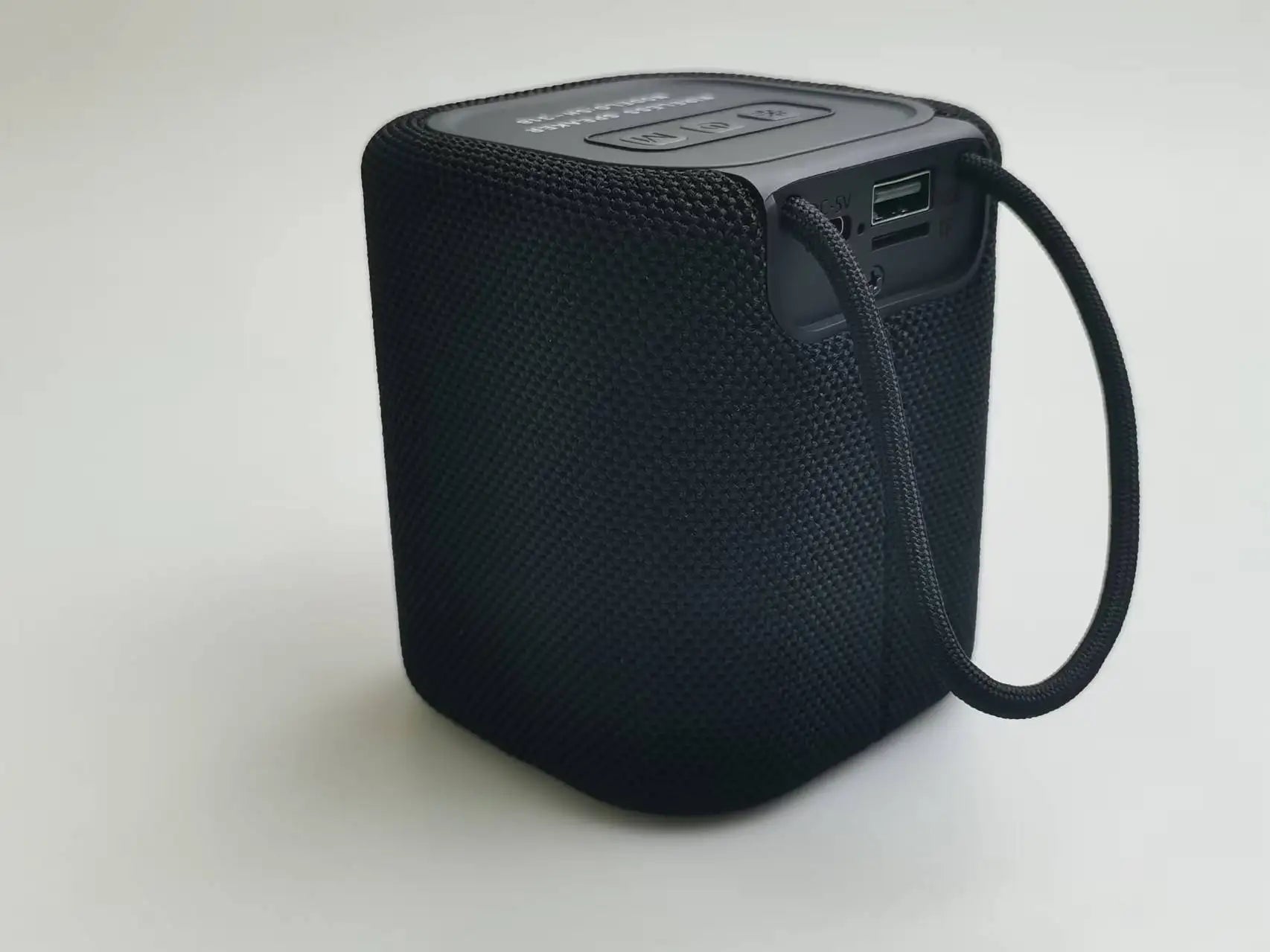 Low Price Wholesales Speaker Box Party bluetooth Speakers Video Player  Wireless Portable   Bass Speaker With RGB Light