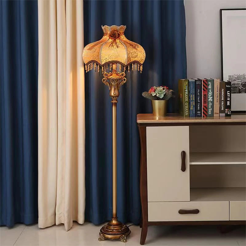 European Floor Lamp Luxurious Living Room Bedroom Study Villa Hotels LED Retro Creativity Floor Lamp Next to Sofa