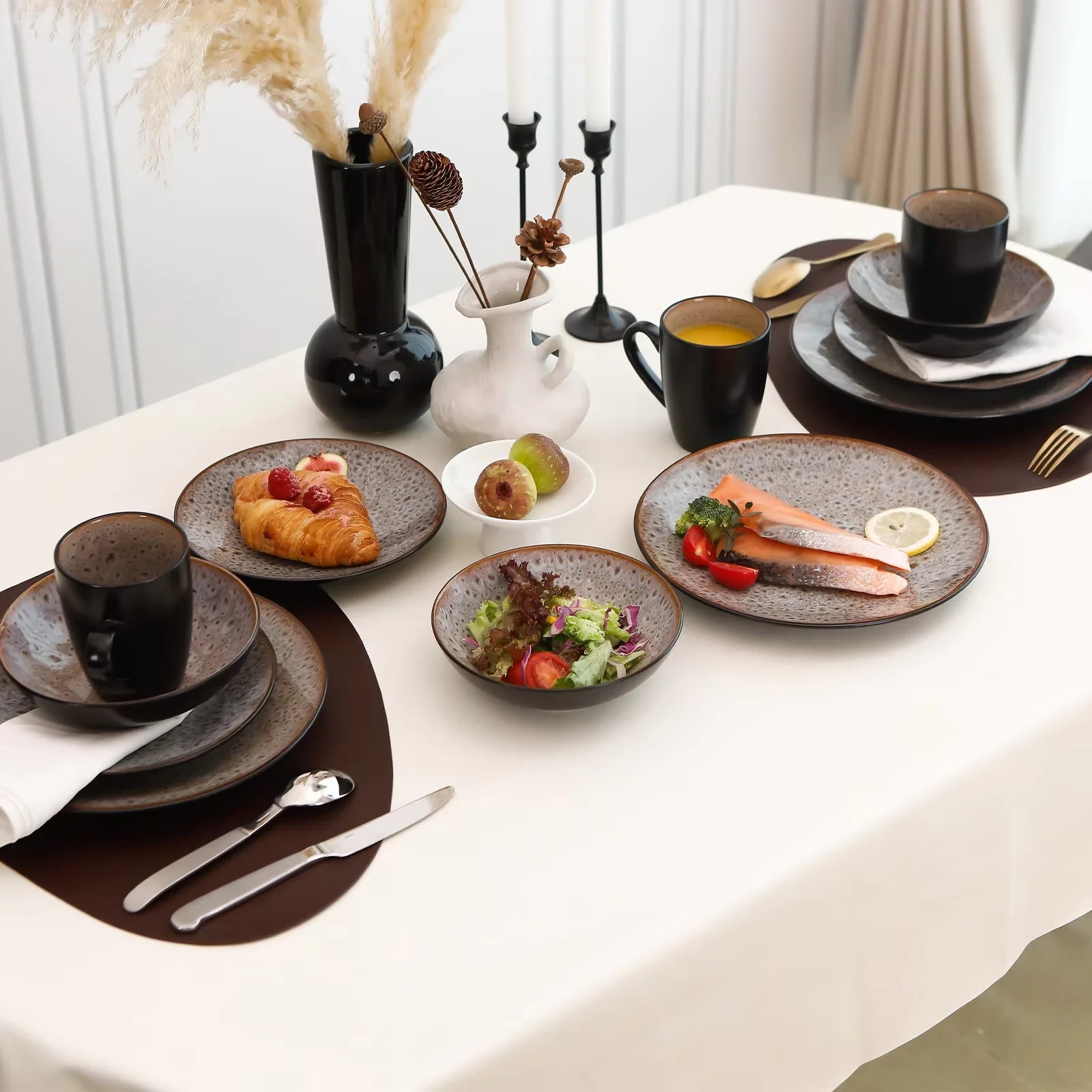 Semtember Promotion Round Kitchen Plates Set With Promotion Mug Unique Reactive Glaze Microwave Safe Dinnerware Sets for Home