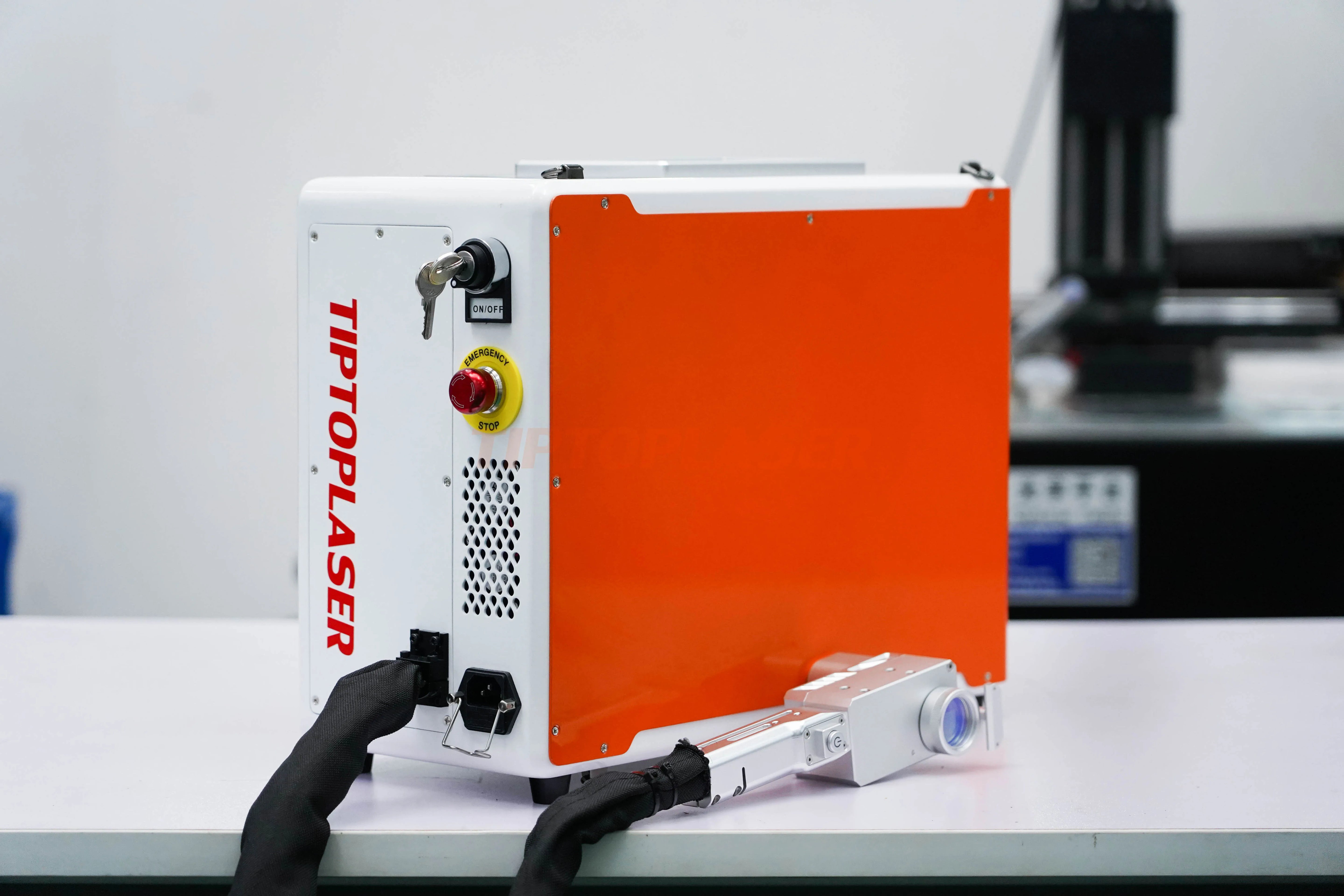 Tiptop Brand 50W Laser Cleaning Gun Head Helmet Cleaning Vendo Vacuum Cleaners Laser Pointer Helmet Cleaning Machine Automatic