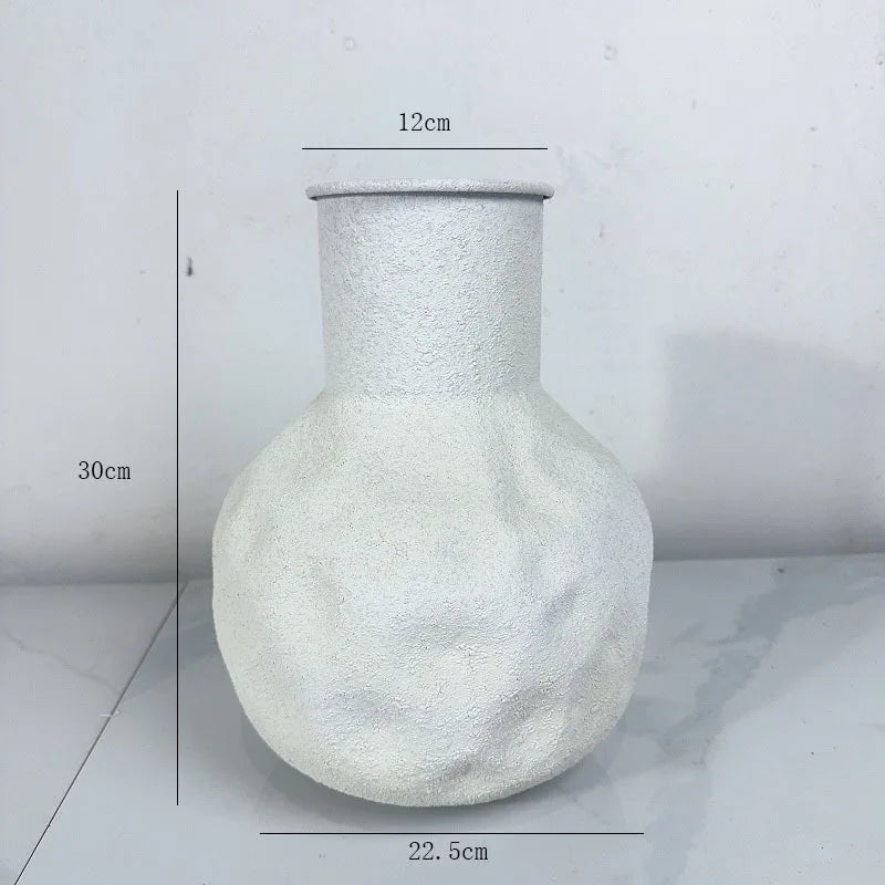 New Arrival Customized Retro White Coarse Iron Handmade Waterproof Drop-Resistant Japanese Design Tabletop Vase for Home & Hotel