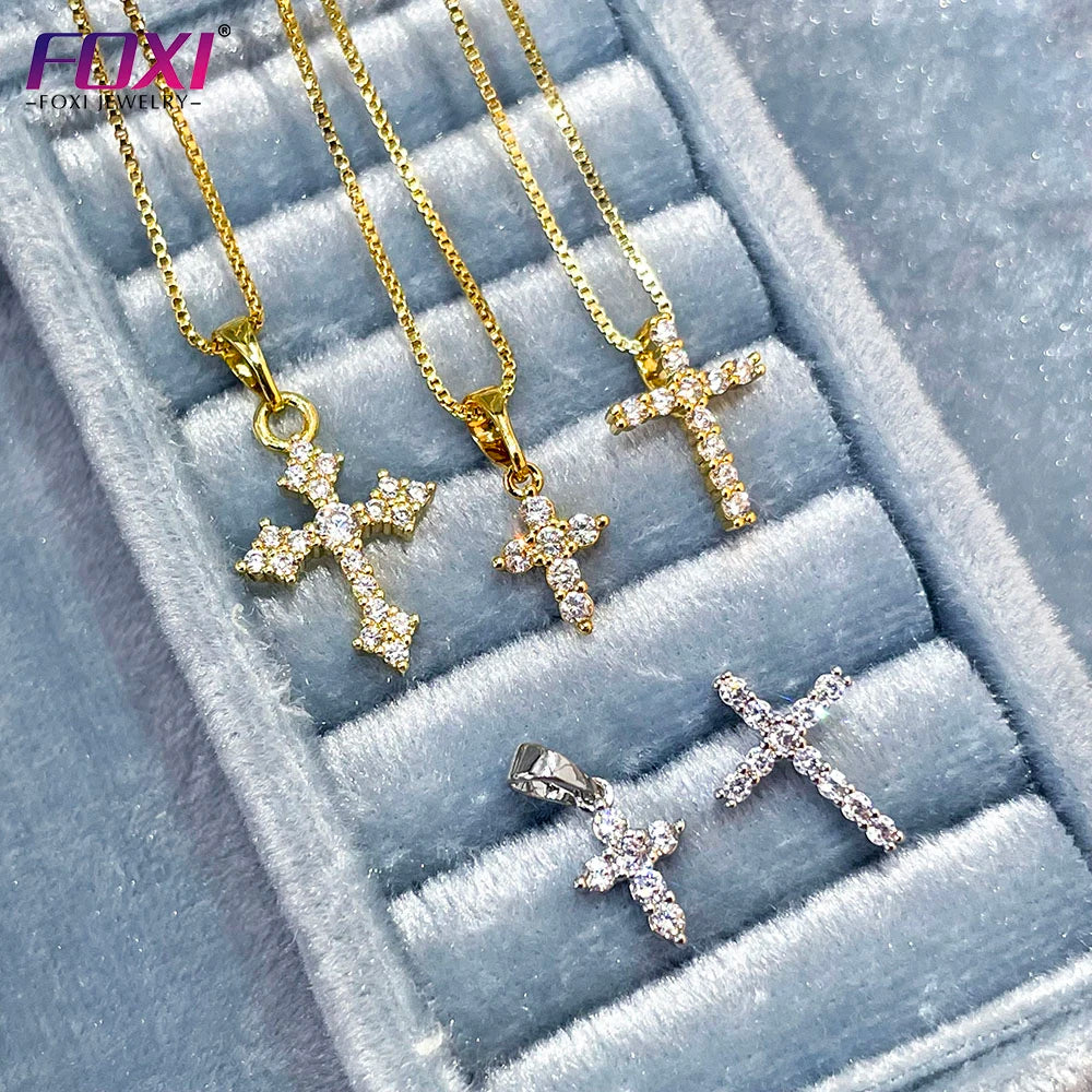 Foxi Fashion Minimal Jewelry 18k Gold Diamond Mini Cross Pendant Necklace for Women