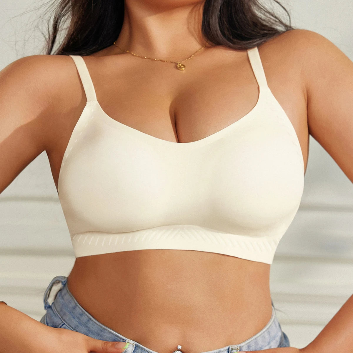 Women Plus Size Wireless Bra Thin Padding Soft Support Lifting Seamless V Neck Backless Minimizer