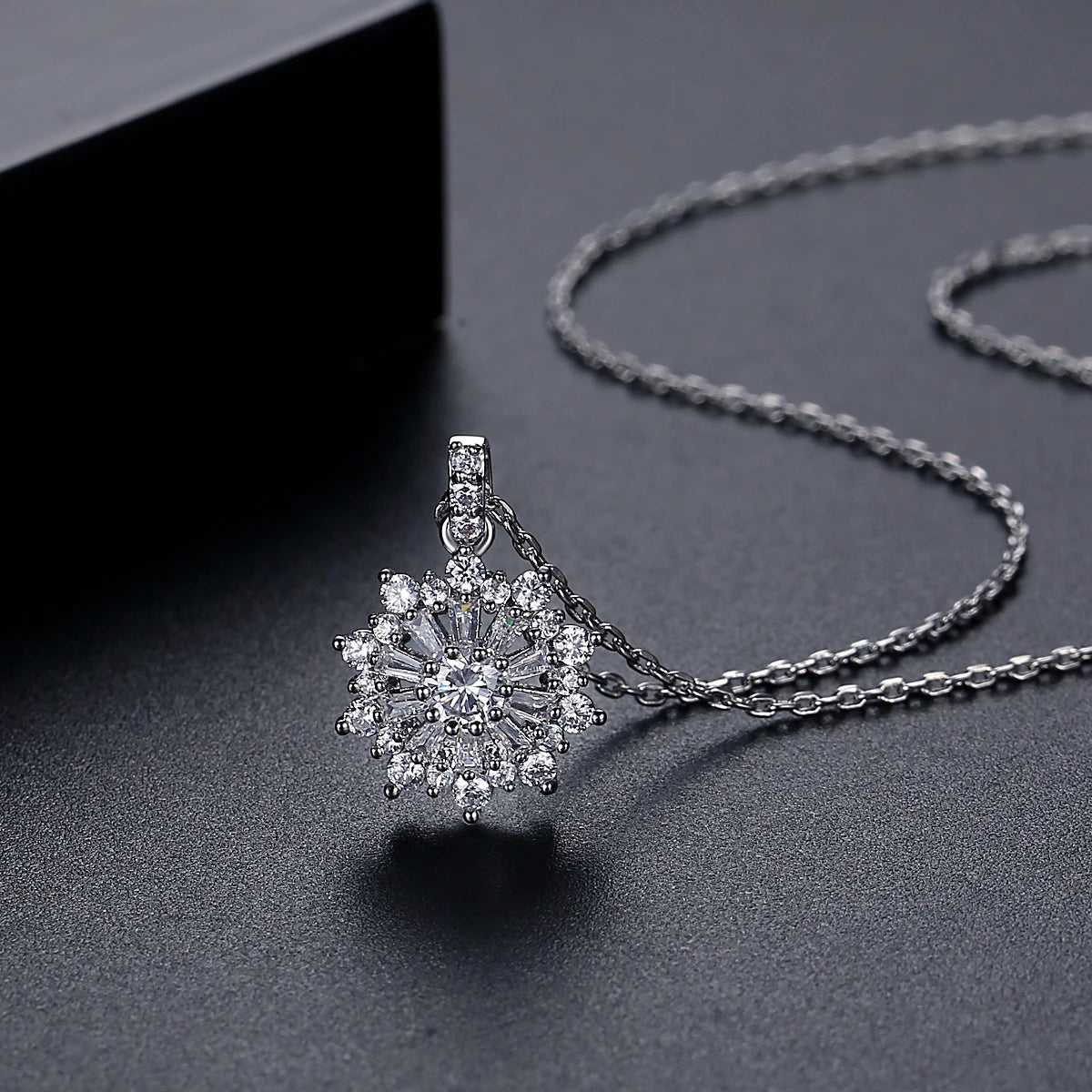 LUOTEEMI Women Pendant Necklace Jewelry Rhodium Plating With 3A Cubic Zircon Crystal Flower Necklace