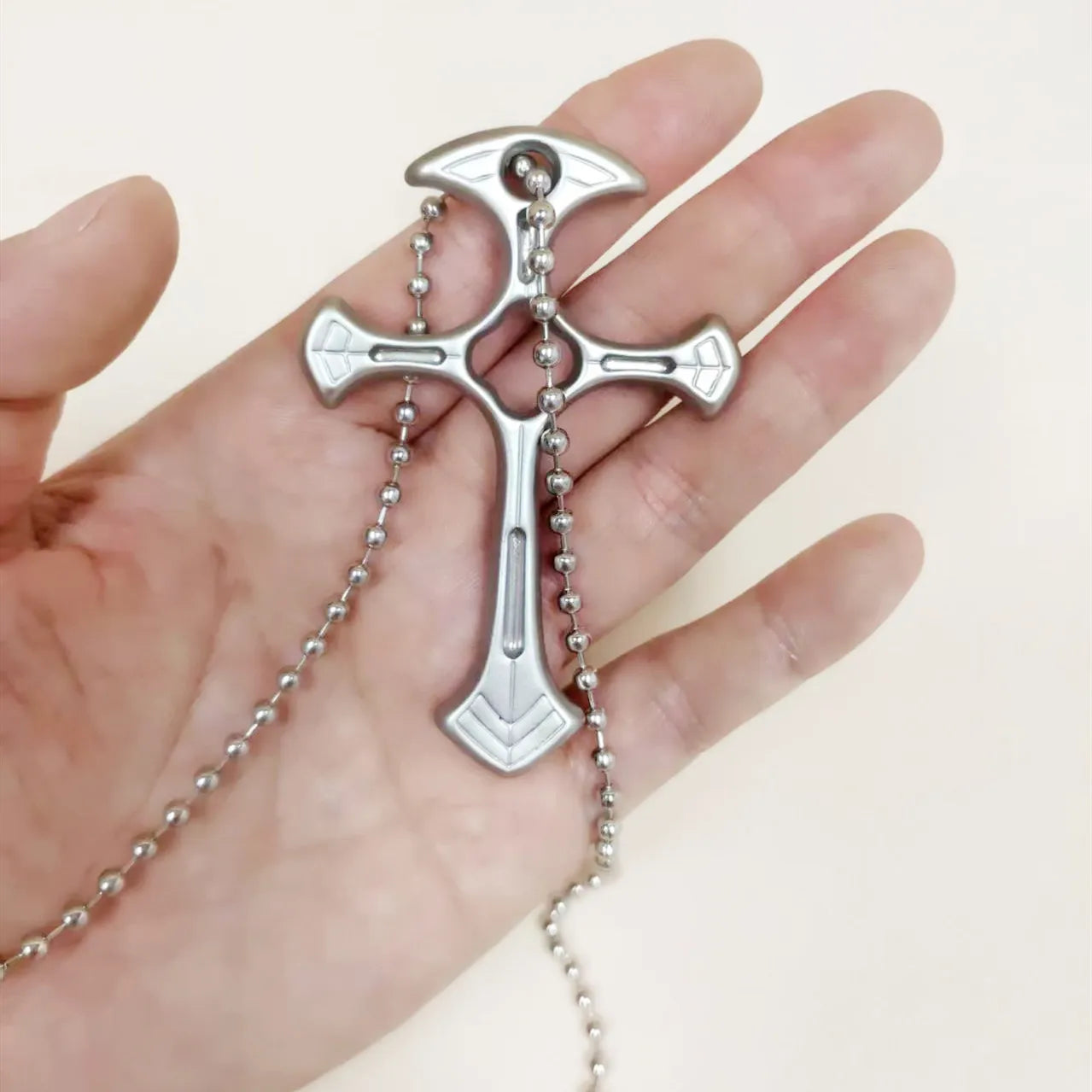 Self Defense Necklace Gadget Personal Security Protection Supplier Emergency EDC Tool