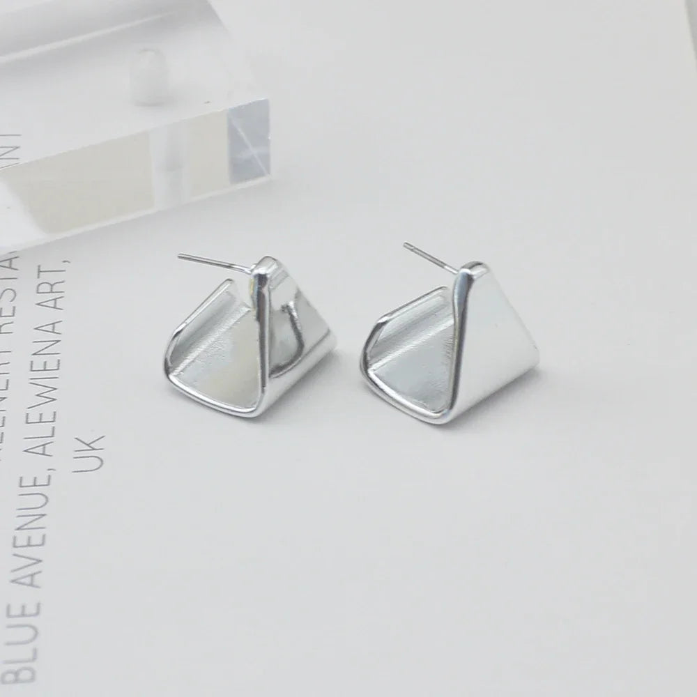Geometry Twists UV Golden Stud Earrings for Women Simple Versatile Personality Exaggerated Smooth Creative Jewelry Girl Gift