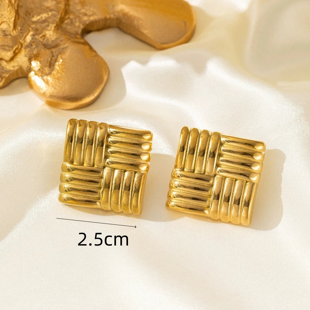 Geometry Twists UV Golden Stud Earrings for Women Simple Versatile Personality Exaggerated Smooth Creative Jewelry Girl Gift