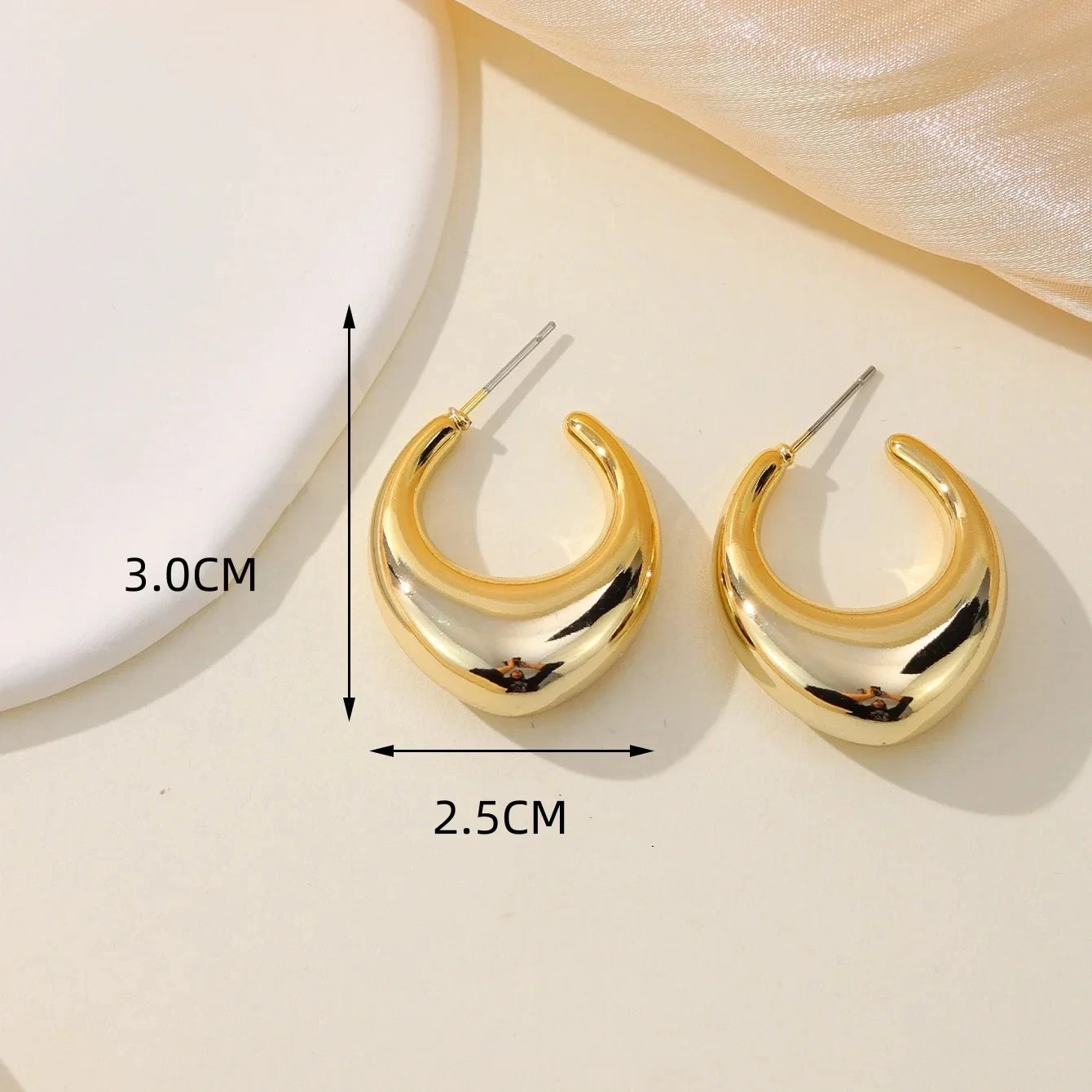 Geometry Twists UV Golden Stud Earrings for Women Simple Versatile Personality Exaggerated Smooth Creative Jewelry Girl Gift