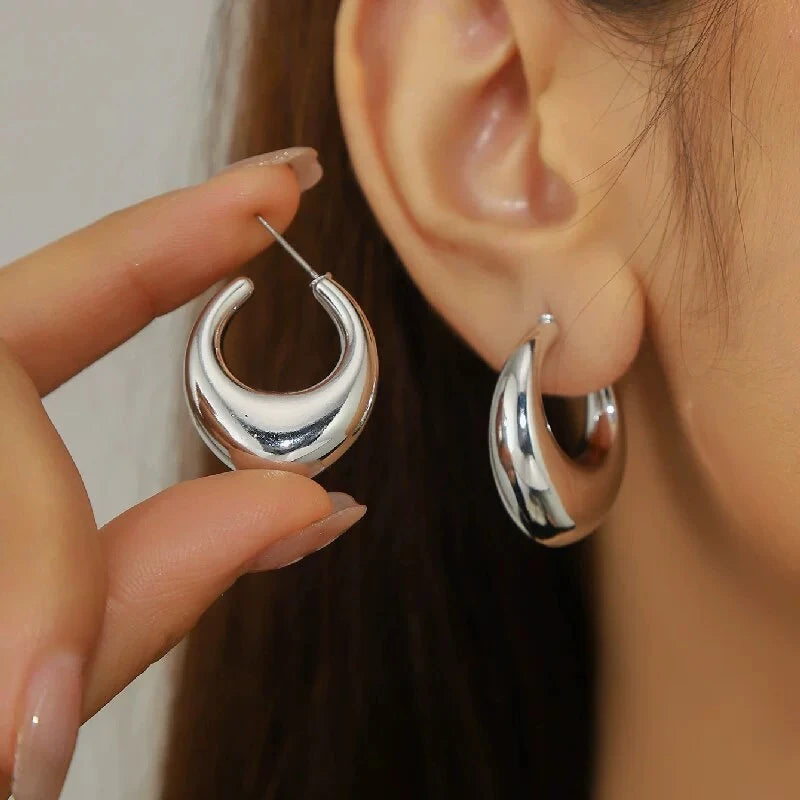 Geometry Twists UV Golden Stud Earrings for Women Simple Versatile Personality Exaggerated Smooth Creative Jewelry Girl Gift