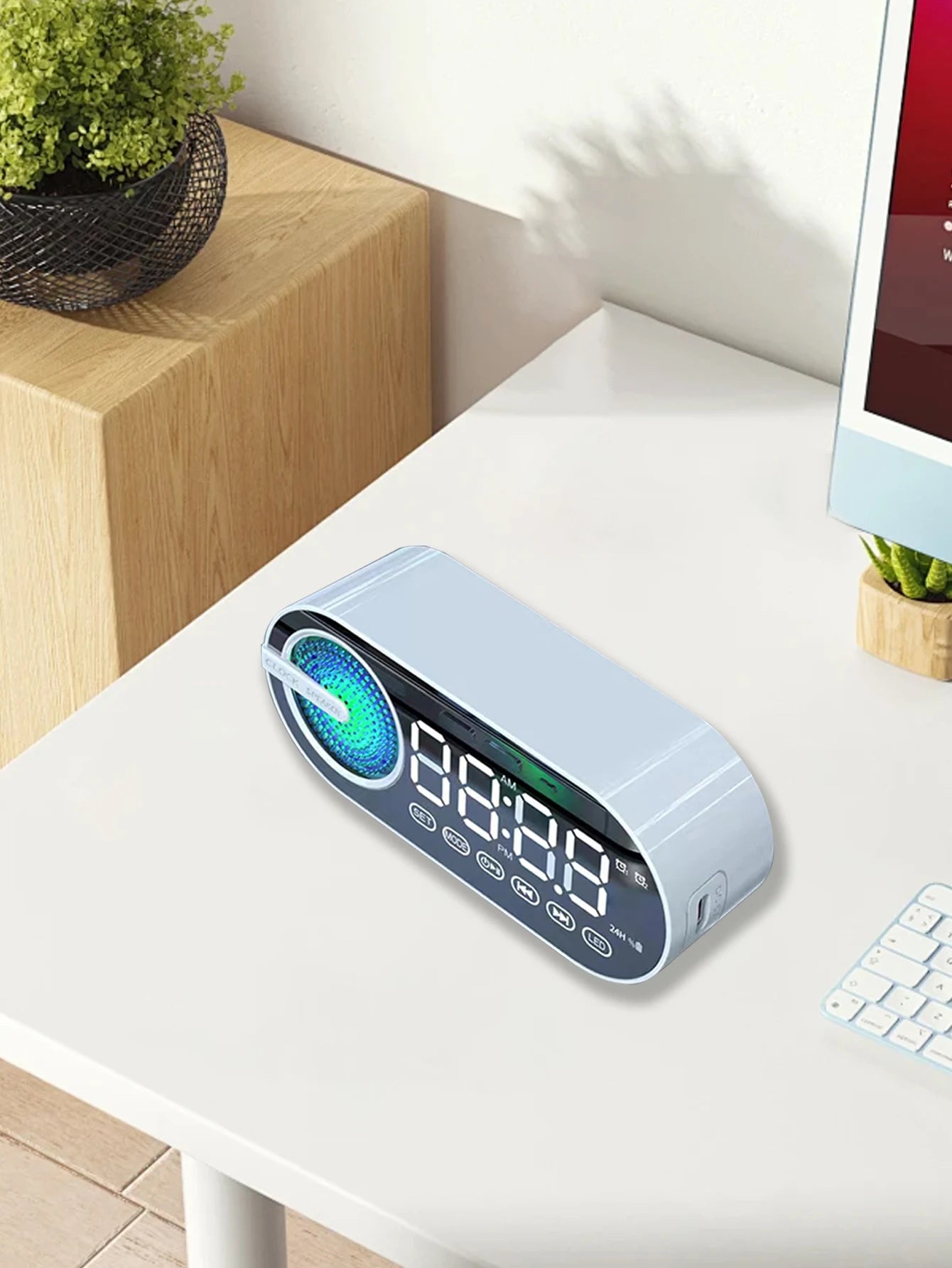 Wireless Bluetooth speaker, mini design with multiple functions as a clock, outdoor version subwoofer is powerful