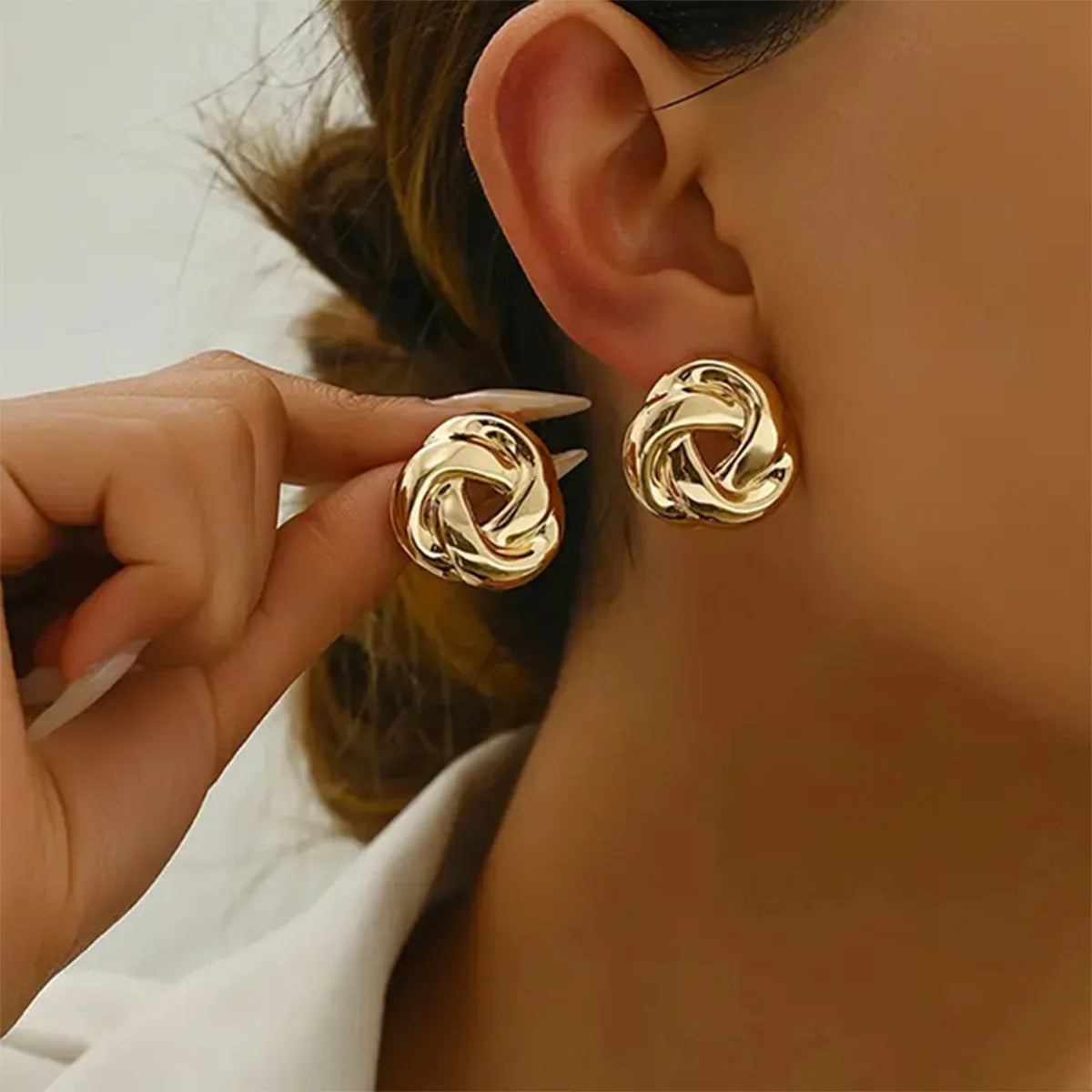 Geometry Twists UV Golden Stud Earrings for Women Simple Versatile Personality Exaggerated Smooth Creative Jewelry Girl Gift