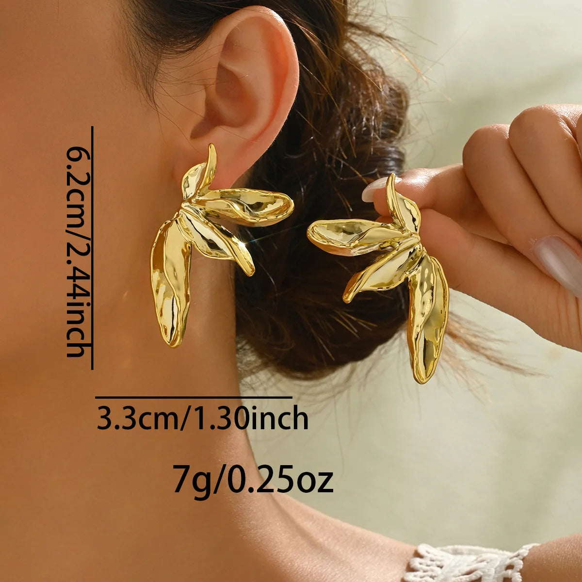 Geometry Twists UV Golden Stud Earrings for Women Simple Versatile Personality Exaggerated Smooth Creative Jewelry Girl Gift