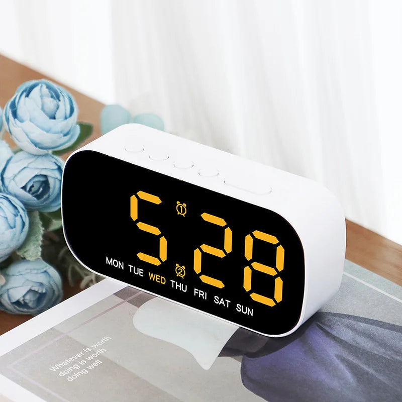Digital Alarm Clock USB Powered Temperature Date Week Dual Alarm Night Mode Snooze Clock 5 Levels of Brightness 12/24H LED Clock