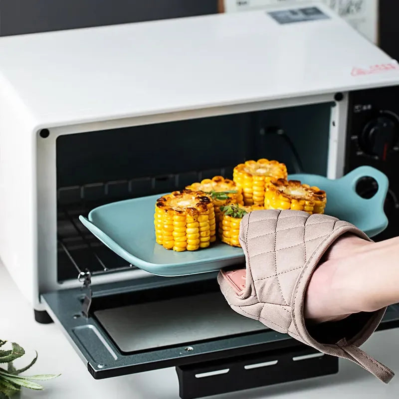 Short Kitchen Anti  Oven Mitts, Heat Resistant Silicone Kitchen Mini Oven Mitts for 500 Degrees, Non-Slip Grip Surfaces