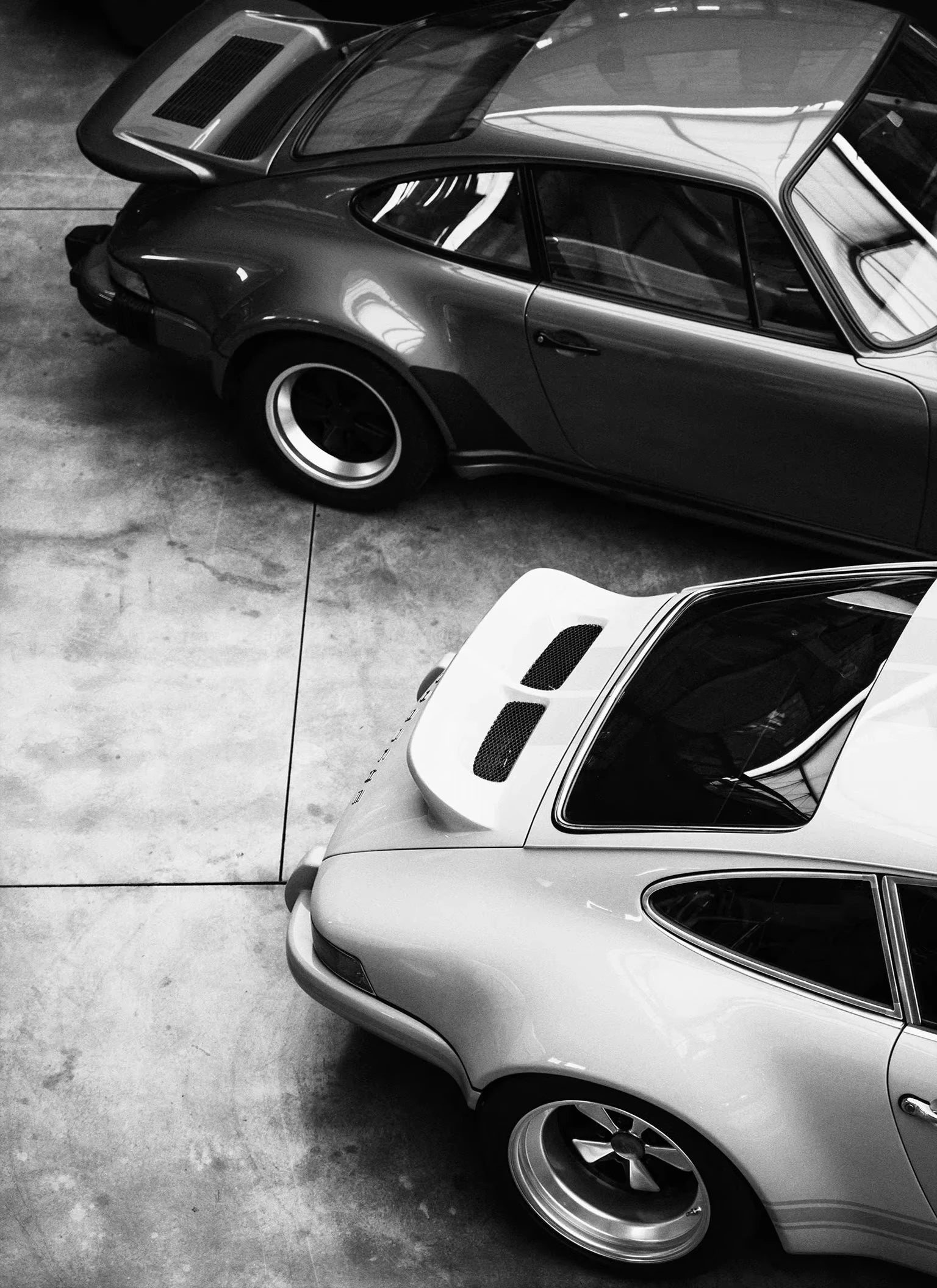 AA Modern Fashion Wall Art Simple Black and White Luxury Car HD Canvas Poster Prints Home Bedroom Living Room Decoration Mural